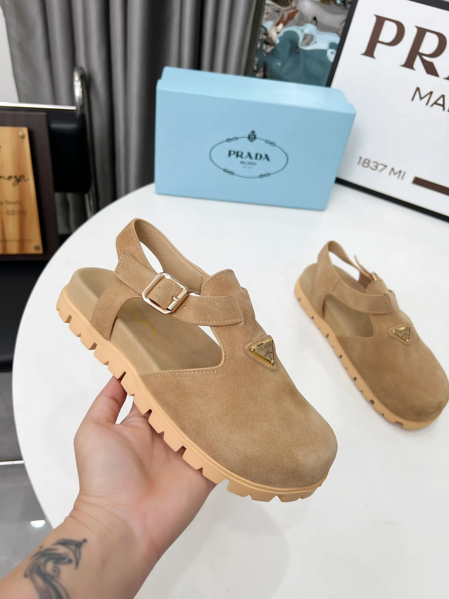 👟👟Ex-factory price 440👟👟 PRADA/25ss Prada classic triangle logo loafer series, simple and ultimate size: 35-42